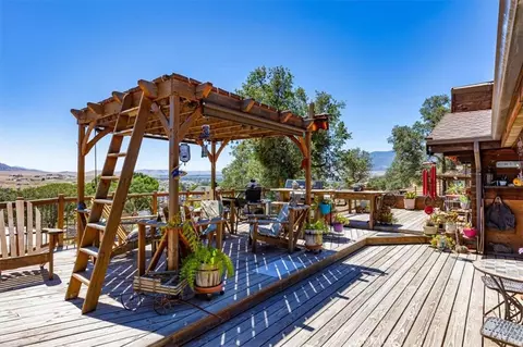 Exterior - 24087 Clover Spg, Tehachapi, CA 93561 photo 6 of 11