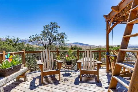 Exterior - 24087 Clover Spg, Tehachapi, CA 93561 photo 7 of 11