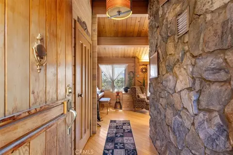 Entry Way - 24087 Clover Spg, Tehachapi, CA 93561 photo 1 of 10