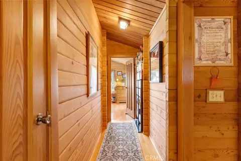 Entry Way - 24087 Clover Spg, Tehachapi, CA 93561 photo 5 of 10