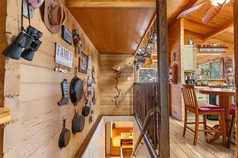 Entry Way - 24087 Clover Spg, Tehachapi, CA 93561 photo 7 of 10
