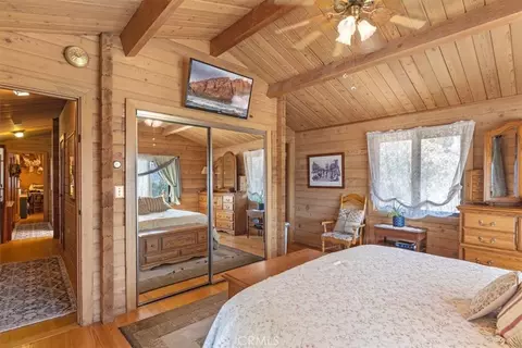 Bedroom - 24087 Clover Spg, Tehachapi, CA 93561 photo 2 of 7