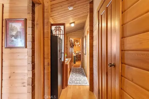 Entry Way - 24087 Clover Spg, Tehachapi, CA 93561 photo 4 of 10
