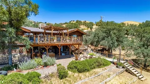 Exterior - 24087 Clover Spg, Tehachapi, CA 93561 photo 10 of 11
