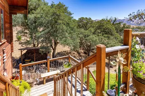 Exterior - 24087 Clover Spg, Tehachapi, CA 93561 photo 9 of 11