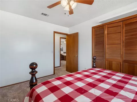 Bedroom - 19456 Saint Timothy Ln, Apple Valley, CA 92307 photo 2 of 6