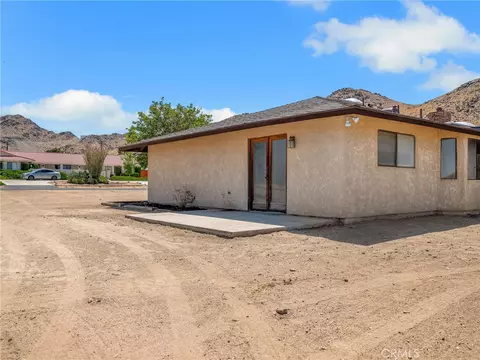 Exterior - 19456 Saint Timothy Ln, Apple Valley, CA 92307 photo 5 of 5