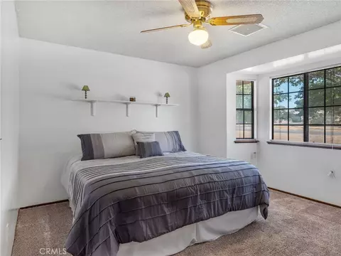 Bedroom - 19456 Saint Timothy Ln, Apple Valley, CA 92307 photo 3 of 6