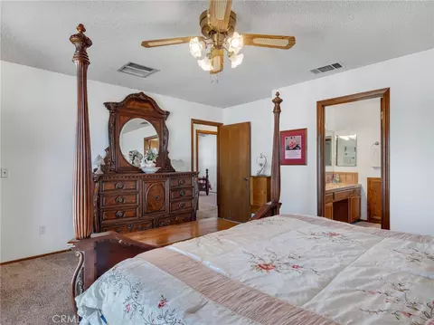 Bedroom - 19456 Saint Timothy Ln, Apple Valley, CA 92307 photo 6 of 6