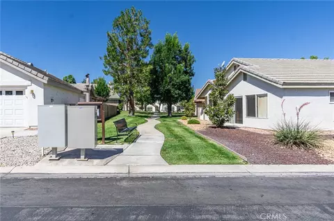 Exterior - 19581 Saint Andrews Way, Apple Valley, CA 92308 photo 4 of 10