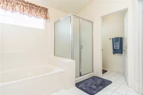 Bath - 19581 Saint Andrews Way, Apple Valley, CA 92308 photo 1 of 6