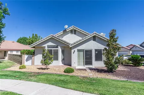 Exterior - 19581 Saint Andrews Way, Apple Valley, CA 92308 photo 2 of 10