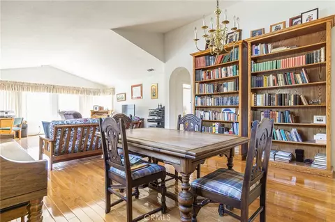 Dining - 19581 Saint Andrews Way, Apple Valley, CA 92308 photo 3 of 4
