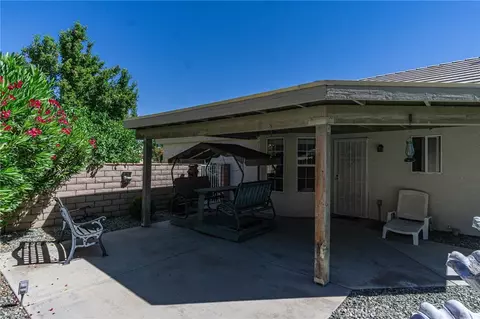 Exterior - 19581 Saint Andrews Way, Apple Valley, CA 92308 photo 6 of 10