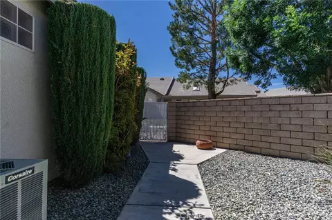 Exterior - 19581 Saint Andrews Way, Apple Valley, CA 92308 photo 10 of 10