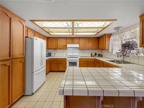 Kitchen - 8756 Oakwood, Hesperia, CA 92345 photo 1 of 3