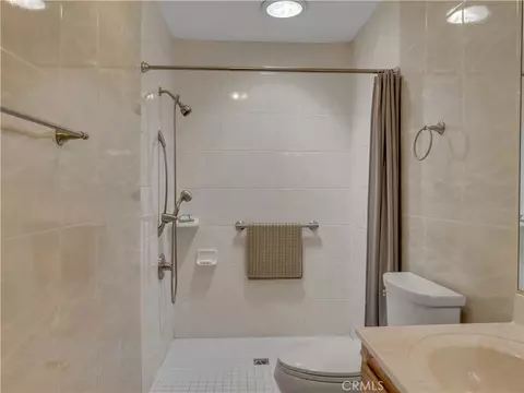 Bath - 8756 Oakwood, Hesperia, CA 92345 photo 3 of 8