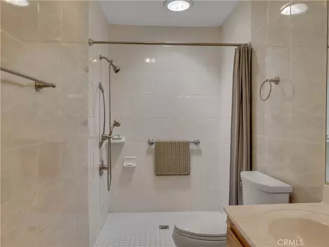 Bath - 8756 Oakwood, Hesperia, CA 92345 photo 3 of 8