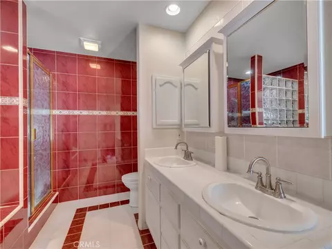 Bath - 8756 Oakwood, Hesperia, CA 92345 photo 5 of 8