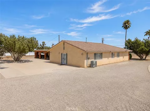 Exterior - 8756 Oakwood, Hesperia, CA 92345 photo 2 of 9