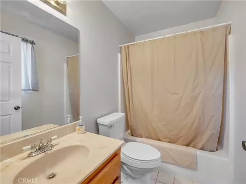 Bath - 8756 Oakwood, Hesperia, CA 92345 photo 7 of 8