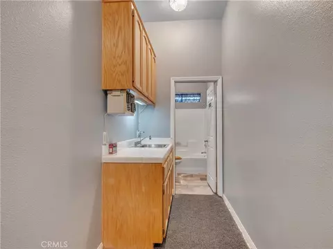Entry Way - 8756 Oakwood, Hesperia, CA 92345 photo 1 of 1