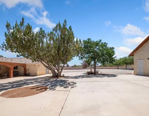 Exterior - 8756 Oakwood, Hesperia, CA 92345 photo 5 of 9