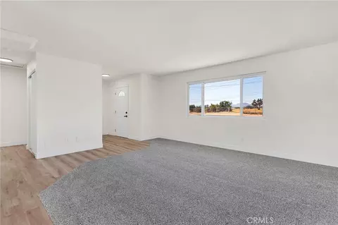 Living - 6919 Coriander, Oak Hills, CA 92344 photo 3 of 5