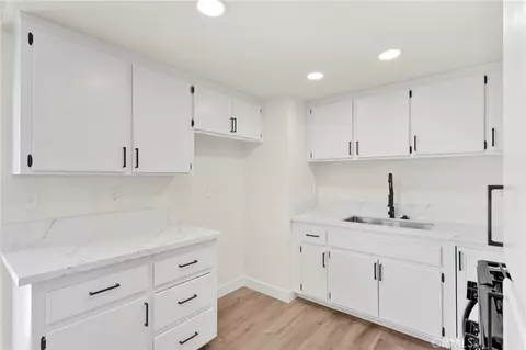 Kitchen - 6919 Coriander, Oak Hills, CA 92344 photo 2 of 3