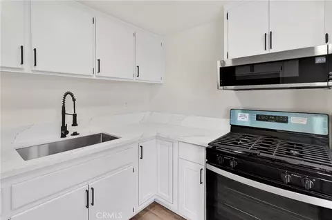 Kitchen - 6919 Coriander, Oak Hills, CA 92344 photo 3 of 3