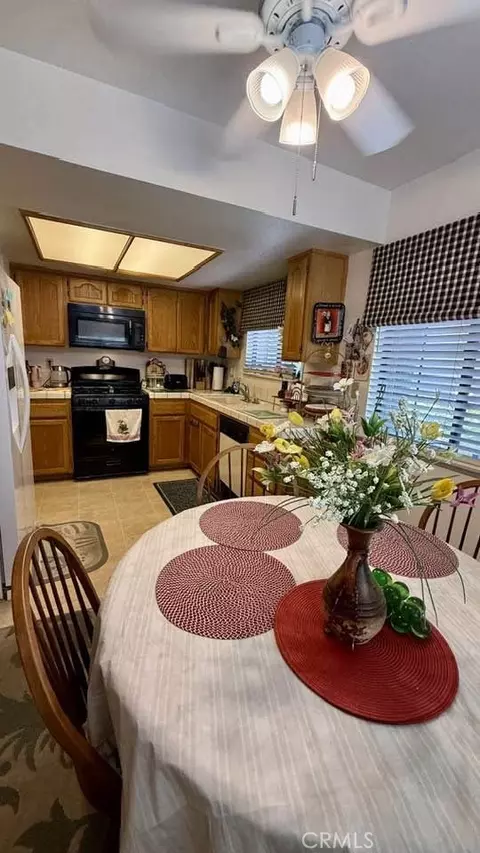 Kitchen - 11619 Ash, Apple Valley, CA 92308 photo 1 of 1