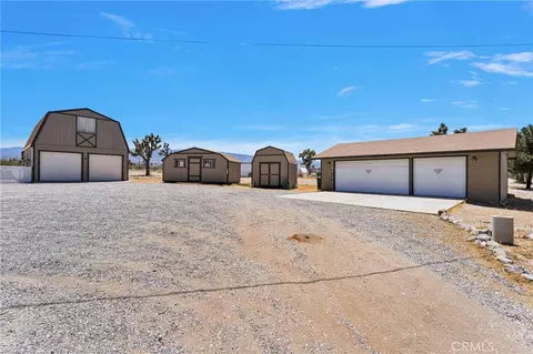 3183 Mcmillan Rd, Phelan, CA 92371 photo 3