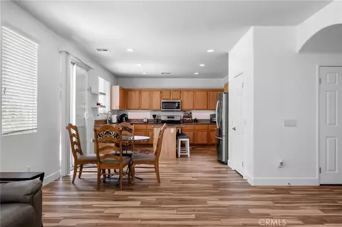 Entry Way - 14435 Arthur, Oak Hills, CA 92344 photo 4 of 6