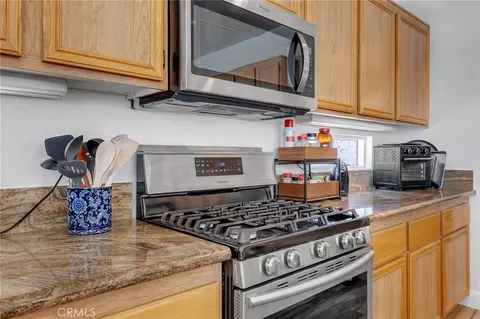 Kitchen - 14435 Arthur, Oak Hills, CA 92344 photo 2 of 2