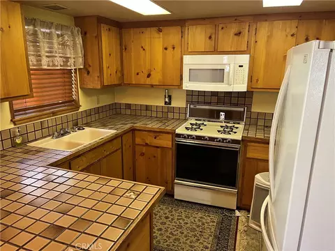 1366 Laura, Wrightwood, CA 92397 photo 7