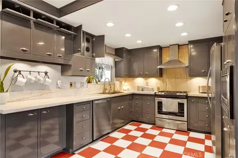 Kitchen - 11590 Peach, Hesperia, CA 92345 photo 2 of 3