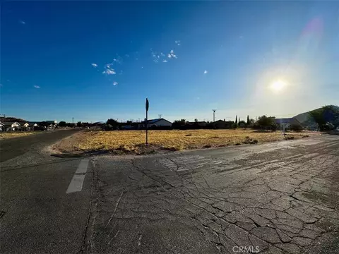 154 Broken Bow Rd, Apple Valley, CA 92307 photo 6