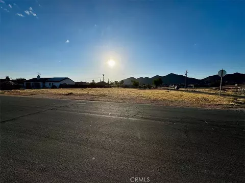 154 Broken Bow Rd, Apple Valley, CA 92307 photo 3