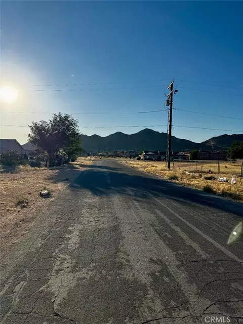 154 Broken Bow Rd, Apple Valley, CA 92307 photo 4