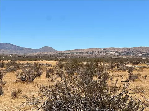 1 Del Oro Rd, Apple Valley, CA 92308
