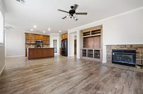 Living - 1160 Madrona, Barstow, CA 92311 photo 3 of 6