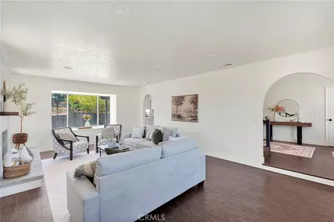 Living - 14204 Tehachapi Rd, Apple Valley, CA 92307 photo 2 of 2