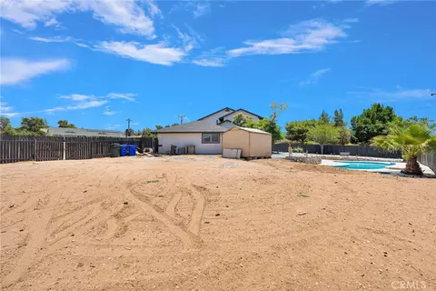 Exterior - 14204 Tehachapi Rd, Apple Valley, CA 92307 photo 12 of 26
