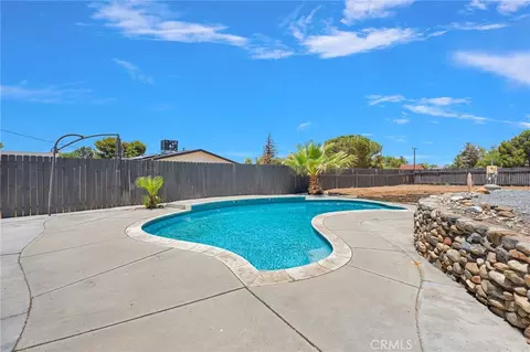 Exterior - 14204 Tehachapi Rd, Apple Valley, CA 92307 photo 14 of 26