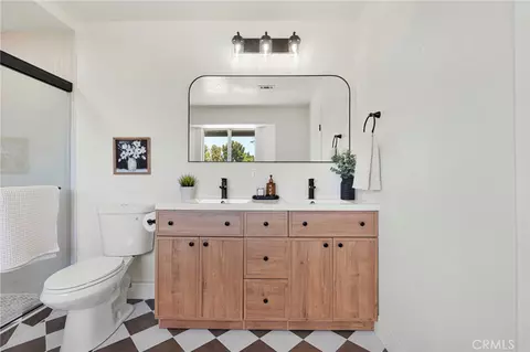 Bath - 14204 Tehachapi Rd, Apple Valley, CA 92307 photo 5 of 7