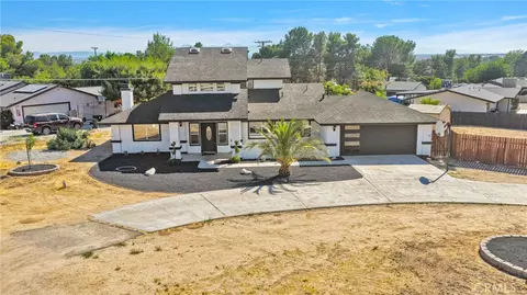 Exterior - 14204 Tehachapi Rd, Apple Valley, CA 92307 photo 22 of 26