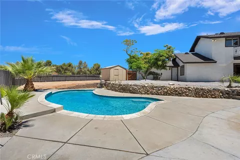 Exterior - 14204 Tehachapi Rd, Apple Valley, CA 92307 photo 10 of 26