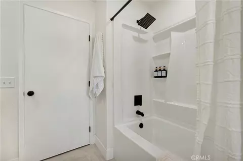 Bath - 14204 Tehachapi Rd, Apple Valley, CA 92307 photo 3 of 7
