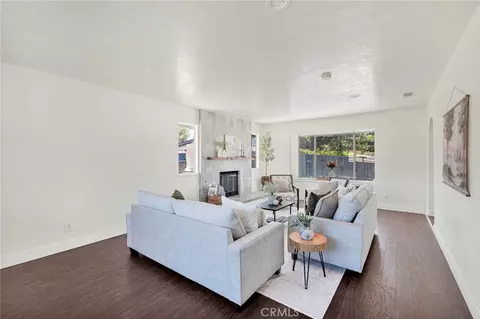 Living - 14204 Tehachapi Rd, Apple Valley, CA 92307 photo 1 of 2