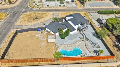View/Area - 14204 Tehachapi Rd, Apple Valley, CA 92307 photo 5 of 8